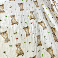 Lade das Bild in den Galerie-Viewer, Babywickel Musselin Baby Leoparden XL - 120x120cm groß