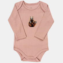 Lade das Bild in den Galerie-Viewer, Meegroeiromper beer - blush longsleeve