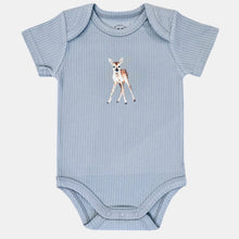 Lade das Bild in den Galerie-Viewer, Meegroeiromper hertje - soft blue shortsleeve
