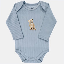 Lade das Bild in den Galerie-Viewer, Meegroeiromper leeuwtje - soft blue longsleeve
