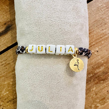 Lade das Bild in den Galerie-Viewer, armband met naam World of Mies