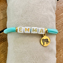 Lade das Bild in den Galerie-Viewer, armbandje met naam gepersonaliseerd armbandje ibiza lint goud verguild sieraden juwelen jewellery bracelet handgemaakt gegraveerd goud verguld World of Mies