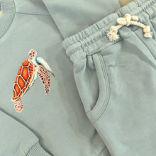Afbeelding in Gallery-weergave laden, Baby joggingpak zeeschildpad - sky blue