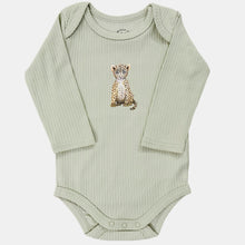 Afbeelding in Gallery-weergave laden, Meegroeiromper luipaardje - sage longsleeve