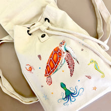 Load image into Gallery viewer, Canvas rugzakje ocean - evt met naam