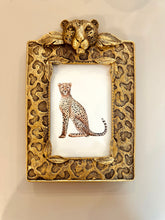 Afbeelding in Gallery-weergave laden, Goudkleurig luipaard lijstje met cheetah art print
