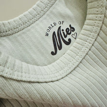 Lade das Bild in den Galerie-Viewer, Meegroeiromper luipaardje - sage shortsleeve