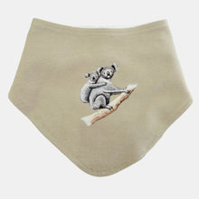 Afbeelding in Gallery-weergave laden, baby slabbetje koala olive green – extra zacht biologisch textiel – must-have voor baby's