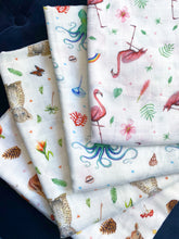 Load image into Gallery viewer, 2 medium baby muslin swaddle blankets flamingo - 60 cm