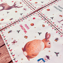 Lade das Bild in den Galerie-Viewer, kerstmis kersttafel kerstdecoratie kerstdiner placemat kerstplacemat textiel handgeschilderd design aquarel Mies to Go konijn