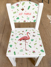 Afbeelding in Gallery-weergave laden, kinderstoel stoeltje flamingo gepersonaliseerd Mies to Go kraamcadeau kraamkado baby uitzet babykamer kindercadeau cadeau kind verjaardag
