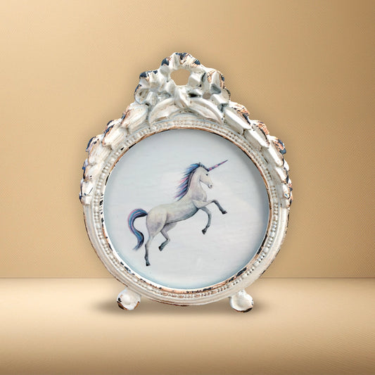 Marco blanco crema con lámina artística de unicornio