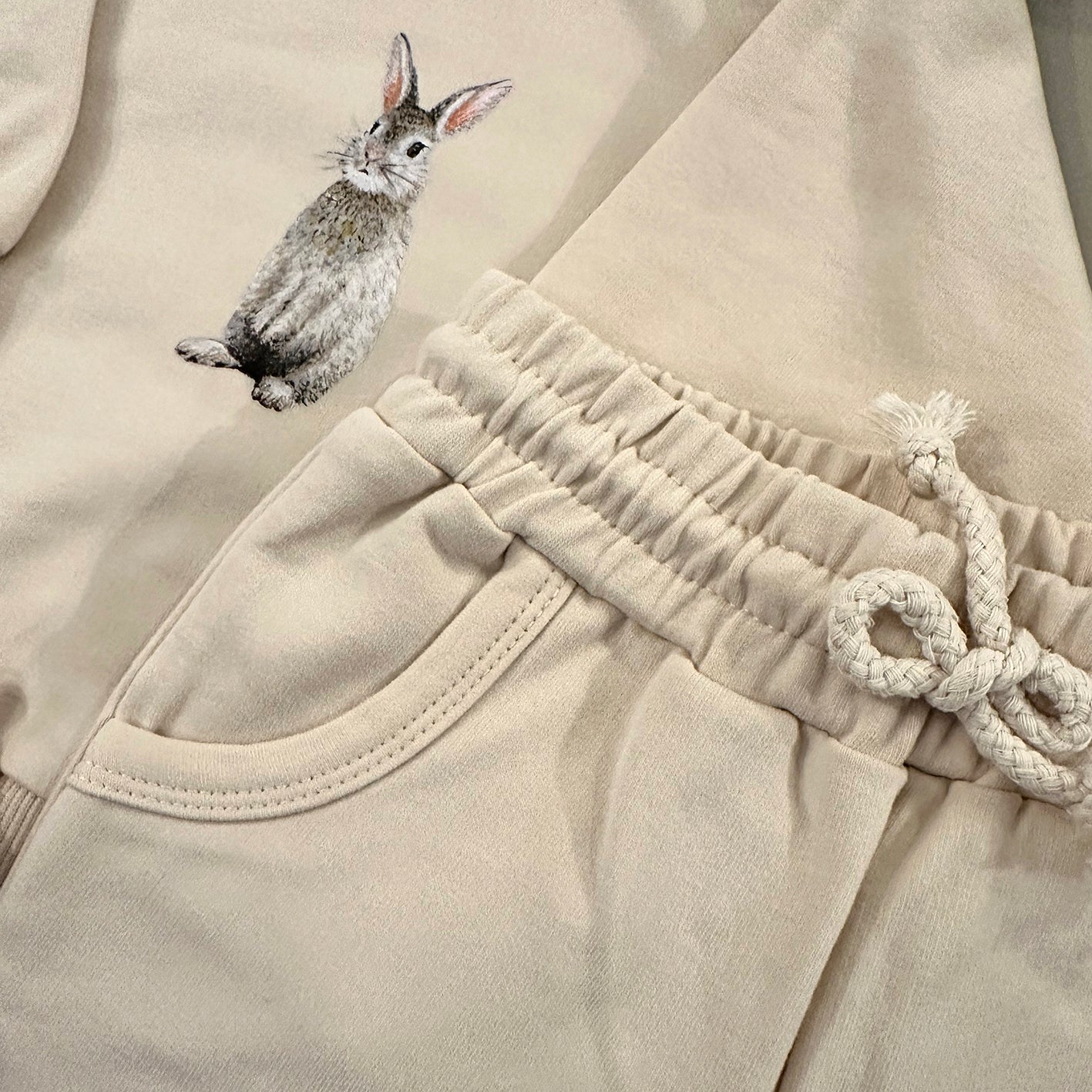 Baby joggingpak konijn - vanille