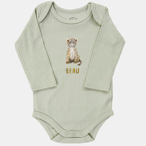 Baby romper luipaardje met naam - sage longsleeve