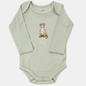 Baby romper luipaardje met naam - sage longsleeve