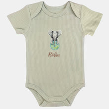 Afbeelding in Gallery-weergave laden, Baby romper olifant met naam - sage shortsleeve
