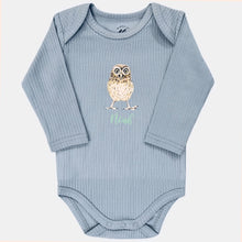 Afbeelding in Gallery-weergave laden, Baby romper uil met naam - soft blue longsleeve

