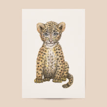 Afbeelding in Gallery-weergave laden, Poster baby luipaard - Art print
