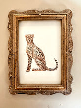 Load image into Gallery viewer, Goudkleurig lijstje met cheetah art print
