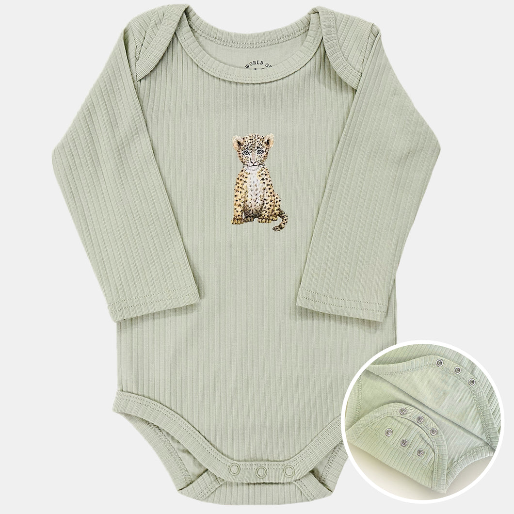 Meegroeiromper luipaardje - sage longsleeve