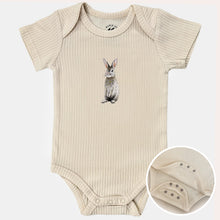 Afbeelding in Gallery-weergave laden, Meegroeiromper konijn - vanille shortsleeve
