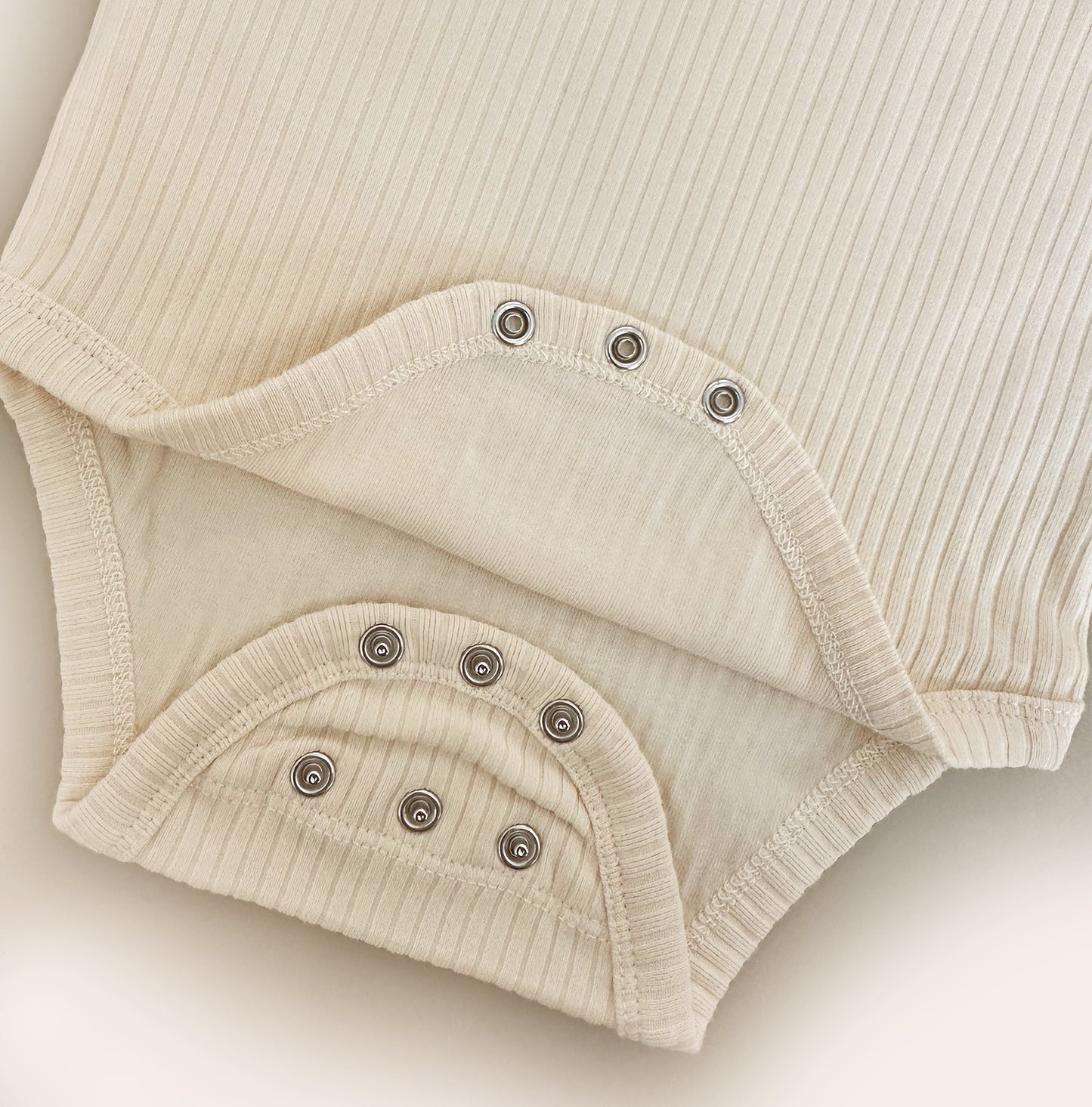 Meegroeiromper konijn - vanille shortsleeve