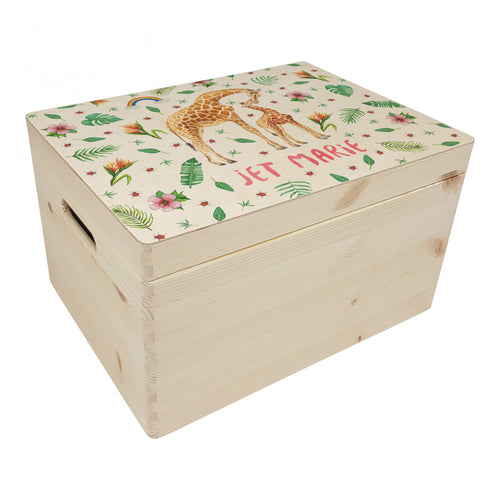 Memorybox met naam kraamcadeau speelgoedkist herinneringskist houten kist opberger kinderkamer kinderkamerinspiratie mies to go handgeschilderd dieren in aquarel baby giraf jungle meisje