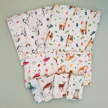 Load image into Gallery viewer, Baby muslin swaddle XL blanket giraffe - 120 cm
