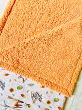 Load image into Gallery viewer, Crib blanket tropical 
