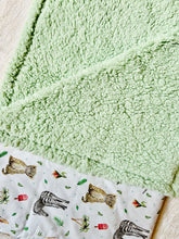 Load image into Gallery viewer, Crib blanket jungle 
