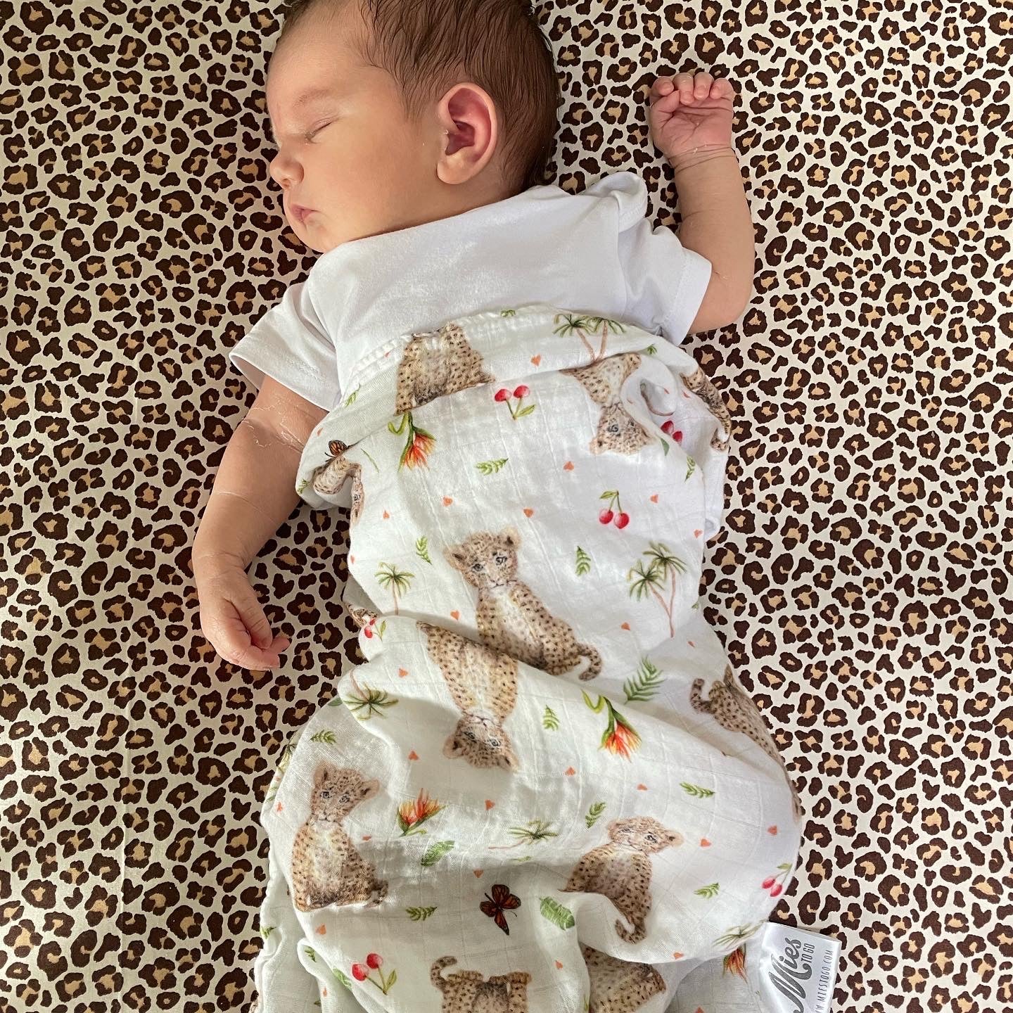 hydrofiele doek baby luipaard kraamcadeau babyuitzet Mies to Go bamboe textiel organic cotton duurzaam pasgeboren zwanger zwangerschap babyshower