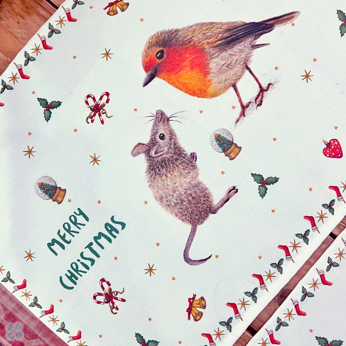 kerstmis kersttafel kerstdecoratie kerstdiner placemat kerstplacemat textiel handgeschilderd design aquarel Mies to Go roodborstje