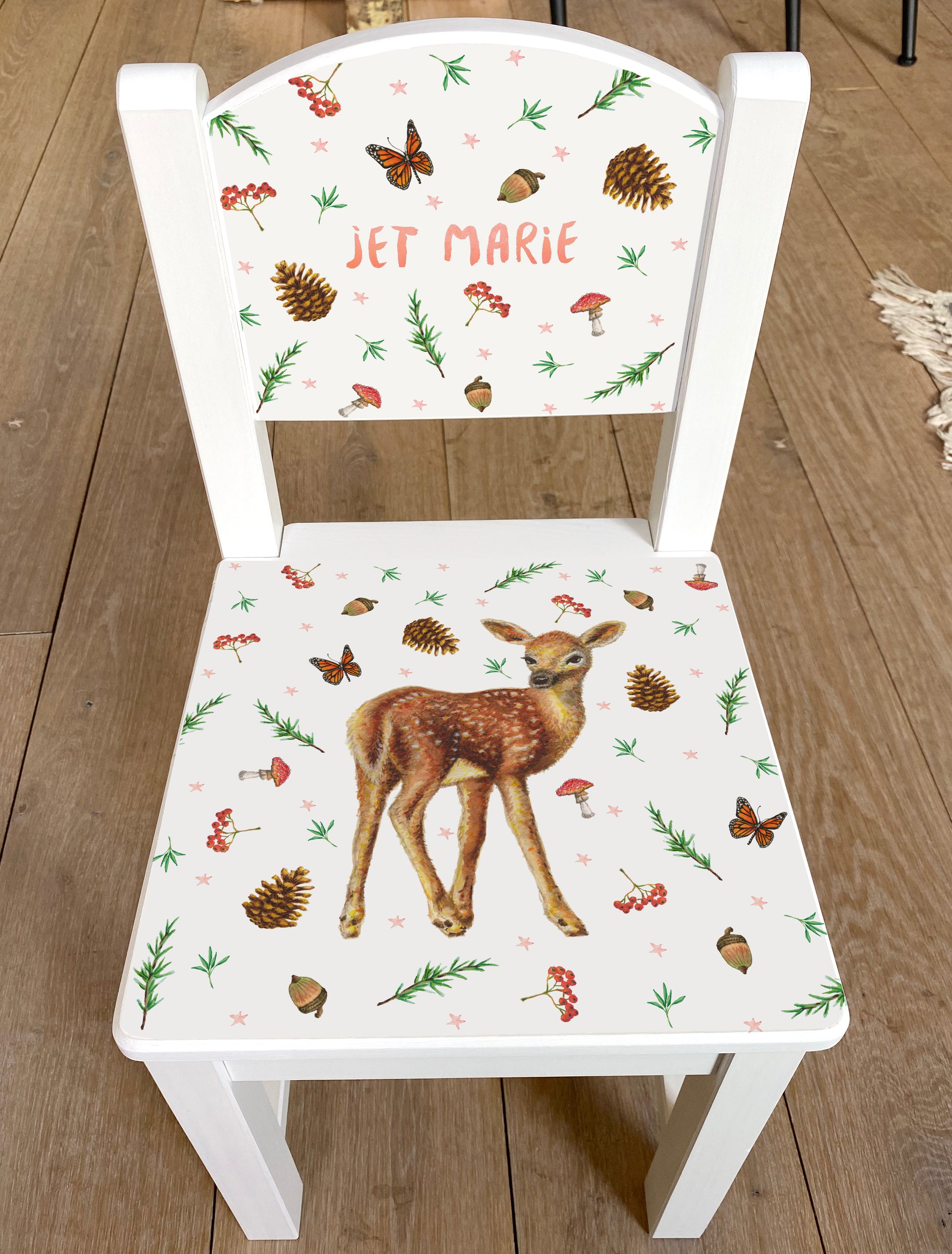 kinderstoel stoeltje met naam gepersonaliseerd mies to go aquarel handgeschilderd kinderkamer babykamer kraamcadeau kraamkado verjaardag kind cadeau hertje hert bosdieren